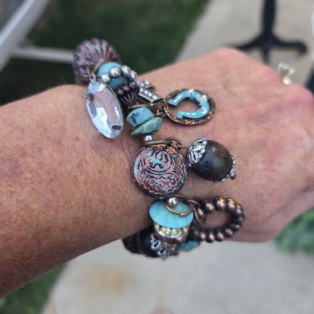 VTG Western Chunky Stretch Bracelet Turquoise Blue Beads Charms Horseshoe Cross